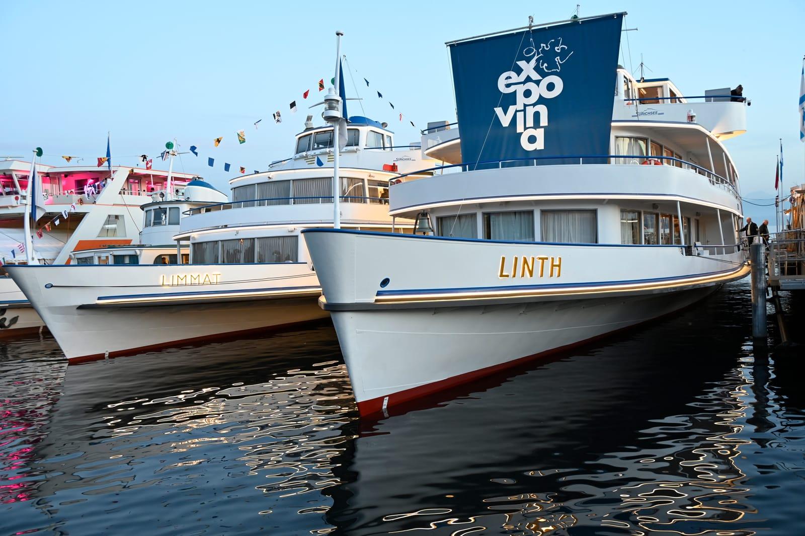 Les bateaux du vin Expovina à la Bürkliplatz à Zurich